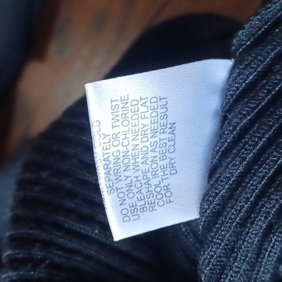 Hippie Rose- Classic Black Long Sleeve Dress - Picture 14 of 14